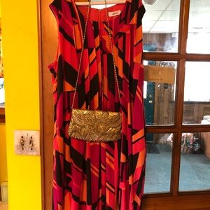 Swing dress / retro - with chain gold bag